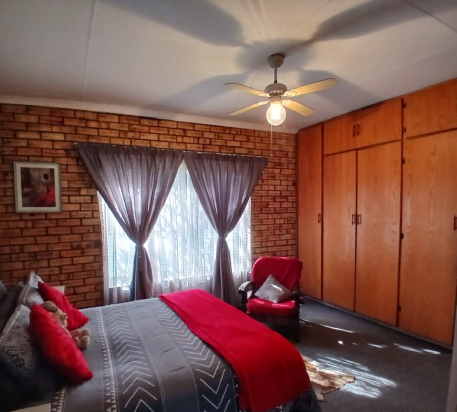 3 Bedroom Property for Sale in Rustenburg Central North West